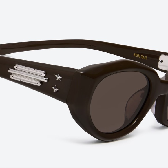 Gentle Monster Jentle Salon Fishtail Brown with Aile.M charm and Dottler charm - Picture 6 of 12